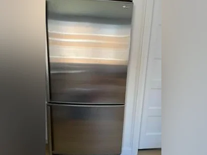 gros frigo 5pieds 8p H X 2pieds 9p L Amana