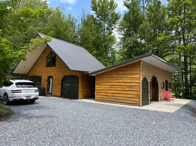 Chalet en bois rond thumbnail 2