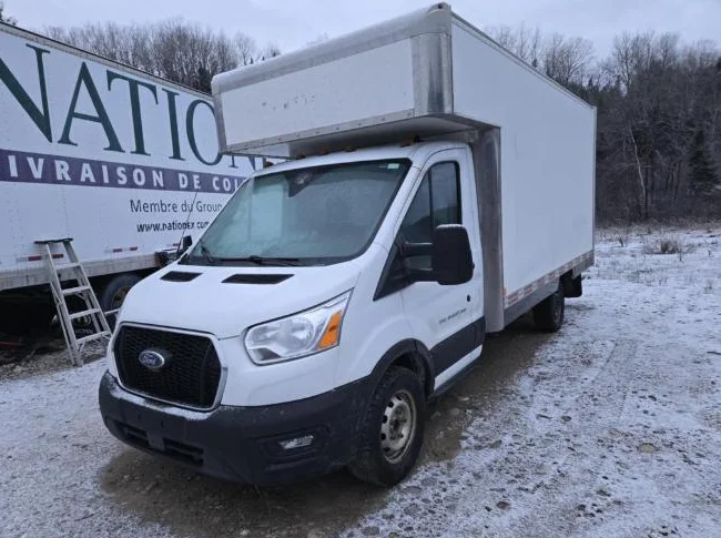 Camion cube 14 pieds FORD transit 2021 .au prix de 24999,$ plus taxes.