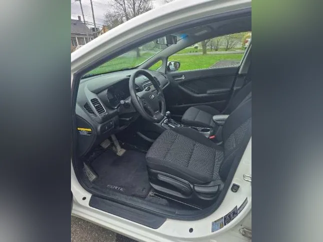 Kia forte LX 2018 thumbnail 6