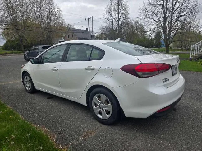 Kia forte LX 2018 thumbnail 4