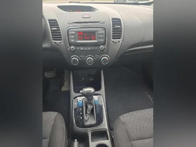Kia forte LX 2018 thumbnail 9