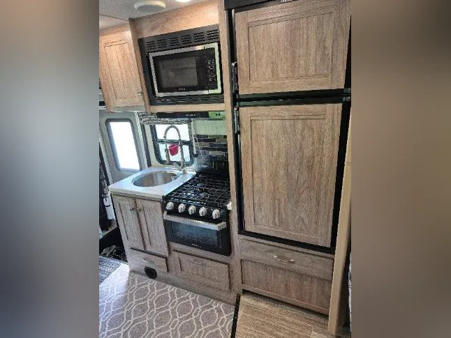 2019 Sunseeker 2290 thumbnail 10