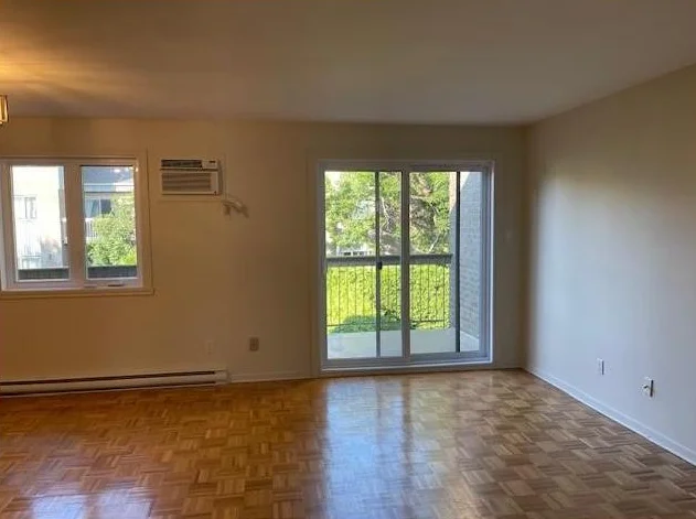 ✨ Superbe 5½ lumineux avec mezzanine et terrasse, Électroménager inclus – St-Bruno-de-Montarville ✨ thumbnail 8