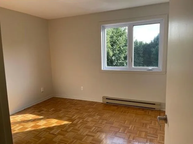 ✨ Superbe 5½ lumineux avec mezzanine et terrasse, Électroménager inclus – St-Bruno-de-Montarville ✨ thumbnail 10