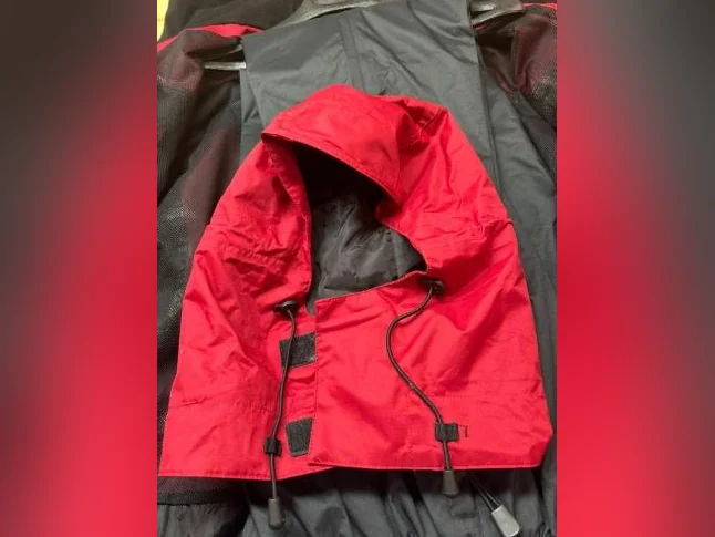 Manteau et pantalon imperméable marque WETSKINS grandeur XL thumbnail 7