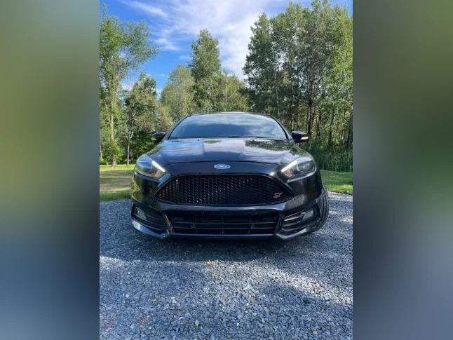 Ford Focus ST 2015 thumbnail 2
