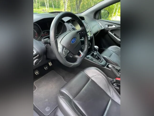 Ford Focus ST 2015 thumbnail 9