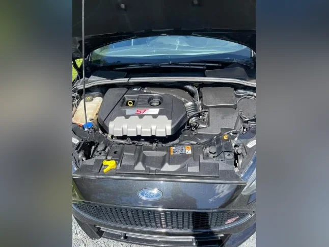 Ford Focus ST 2015 thumbnail 6