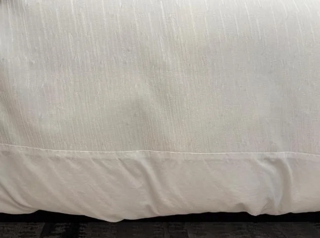 Housse de couette QUEEN blanc cassé et accessoires thumbnail 3