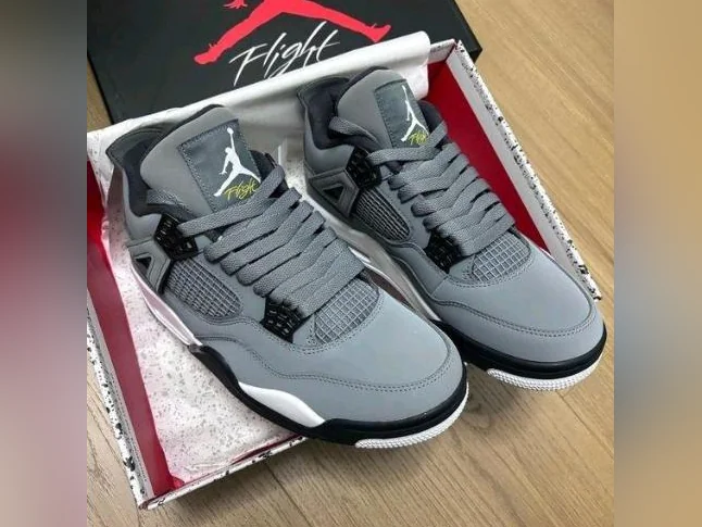 JORDAN RETRO 4 FOR MEN SIZE 11