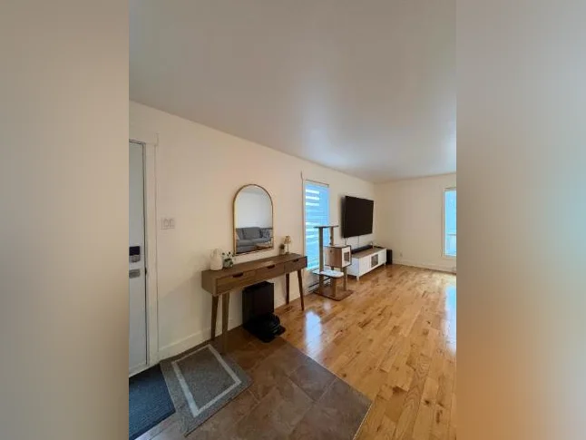 Maison semi détaché, 53 pieds x 18 pieds avec sous-sol 3 chambre à coucher thumbnail 5