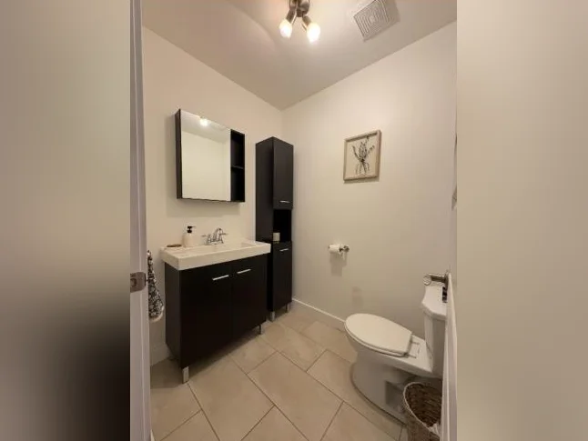 Maison semi détaché, 53 pieds x 18 pieds avec sous-sol 3 chambre à coucher thumbnail 8