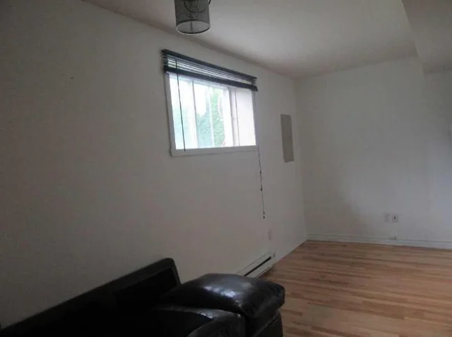 Logement 3 1/2 à louer thumbnail 5