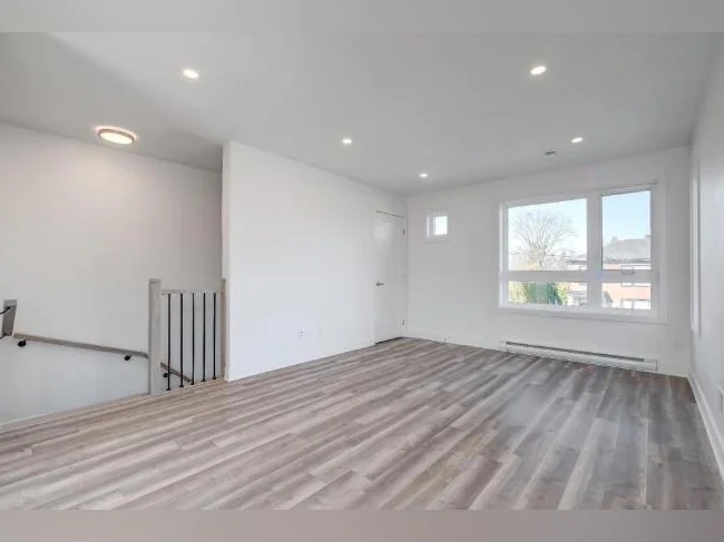 Ste-Madeleine (Rive -Sud)  5 ½  Haut de triplex RABAIS 500$ 1ER MOIS thumbnail 10
