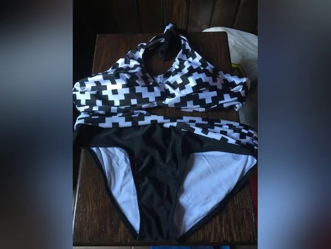 Ensemble de paréo et costume de bain 2 pièces thumbnail 4