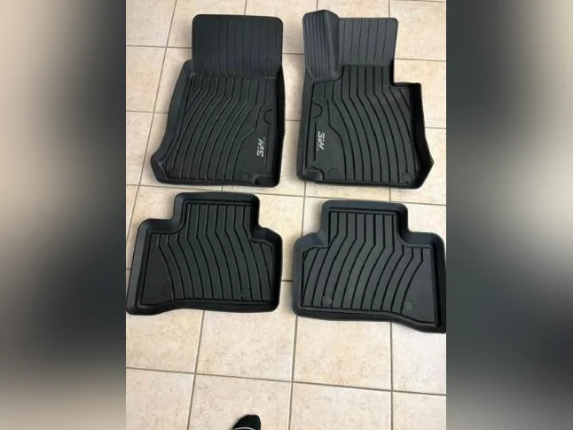 Mercedes GLC 300 floor mats (5) fits 2016 to 2022