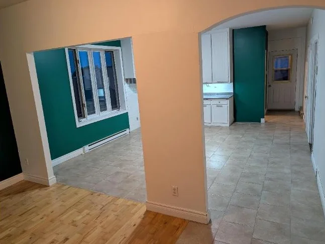GRAND 6-1/2 A LOUER SPACIEUX ET LUMINEUX A SHAWINIGAN DISPONIBLE MAINTENANT CONTACTEZ-NOUS AU 514-377-7407 thumbnail 5