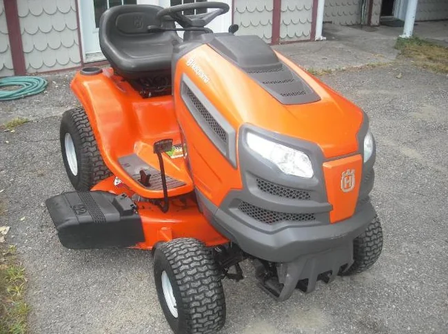 TRACTEUR À GAZON thumbnail 3