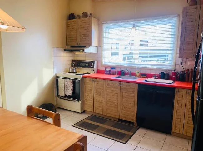 Chambre meublée à louer - maison paisible à Sainte-Foy - Québec thumbnail 4