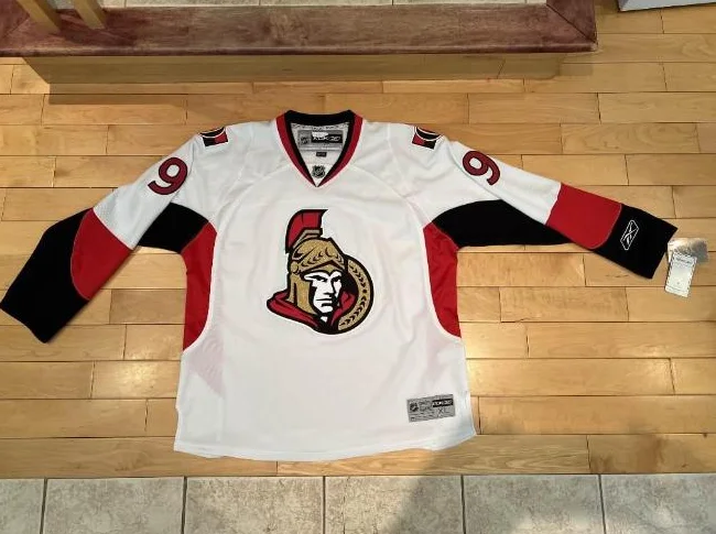 JERSEY OFFICIEL NHL AUTOGRAPHIÉ MILAN MICHALEK (No 9) SÉNATEURS D’OTTAWA thumbnail 2