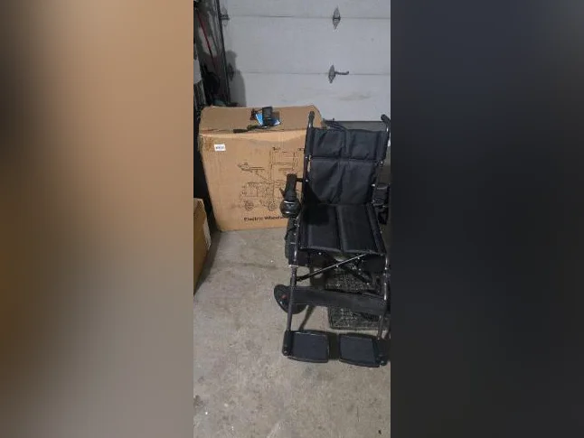 Chaise roulante électrique thumbnail 3