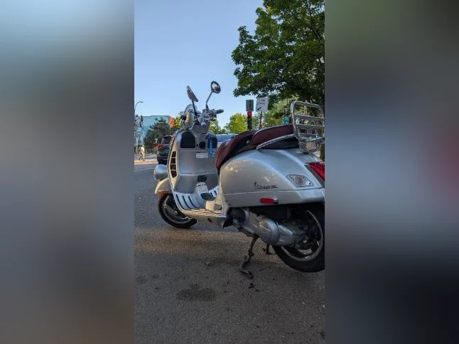 Piaggio Vespa GTS- GTV 300 de 2016 - Modèle Rare MAGNIFIQUE thumbnail 6