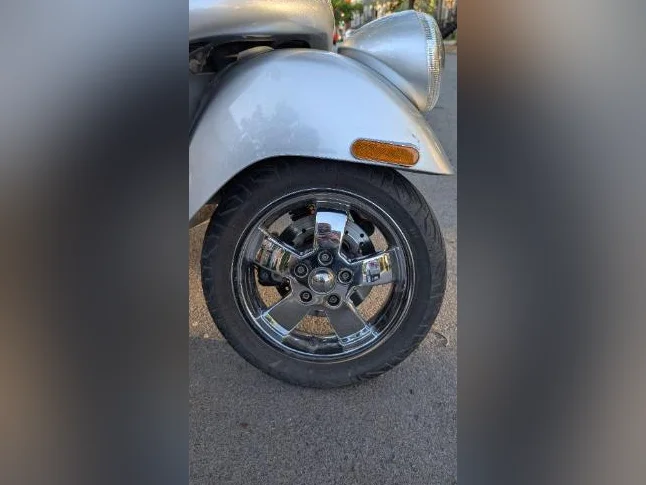 Piaggio Vespa GTS- GTV 300 de 2016 - Modèle Rare MAGNIFIQUE thumbnail 3