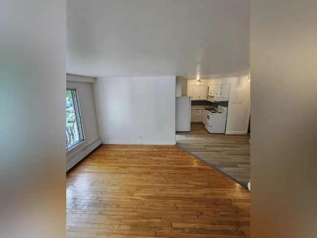 1er mois juillet gratuit- libre maintenant - 4 1/2 -1er étage avec balcon