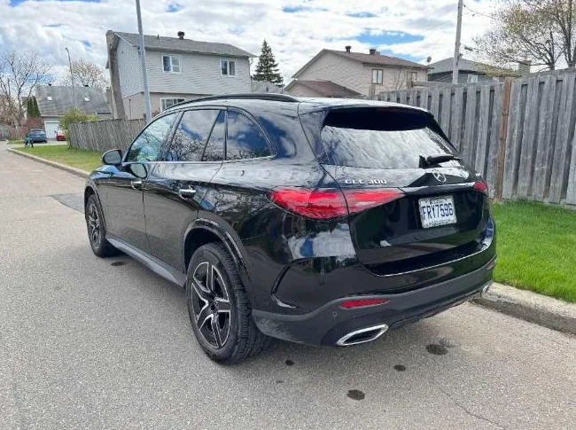 2023 Mercedes-Benz GLC 300 Lease Transfer (Winter Tires Included) thumbnail 5