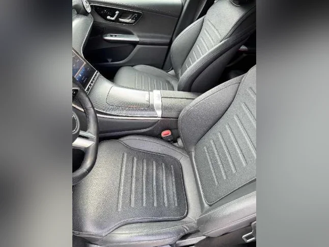 2023 Mercedes-Benz GLC 300 Lease Transfer (Winter Tires Included) thumbnail 6