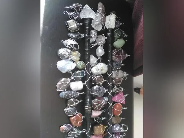 Wands de cristaux, pendentifs de quartz (pierres etc) * lire thumbnail 2