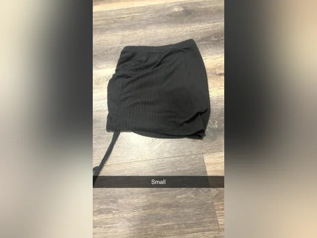 Vêtements à vendre thumbnail 10