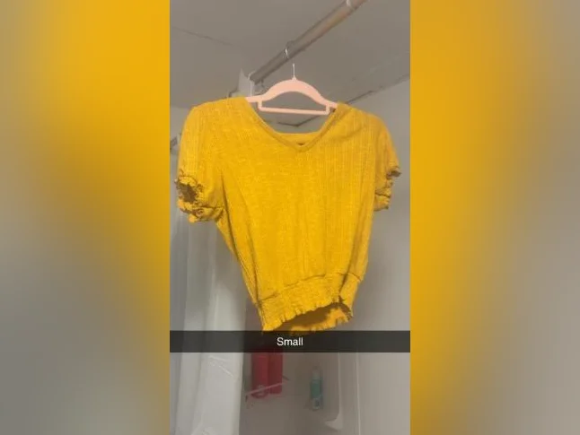 Vêtements à vendre thumbnail 6