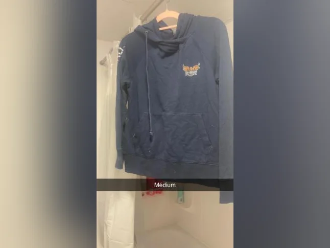 Vêtements à vendre thumbnail 3