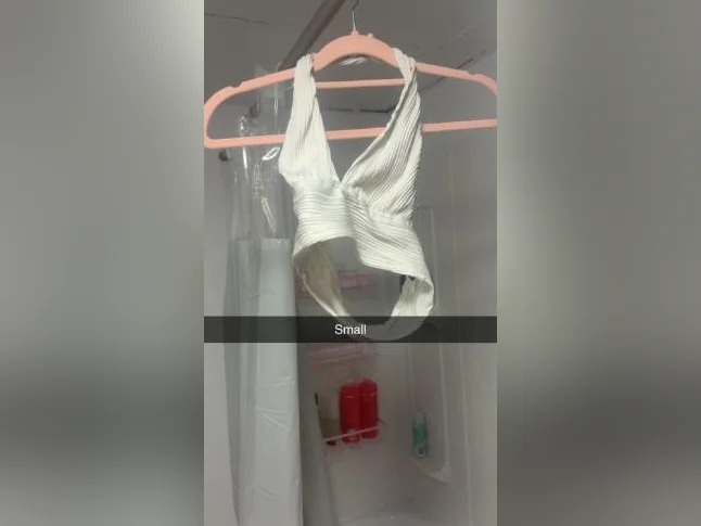 Vêtements à vendre thumbnail 4