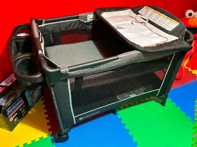 PARC ET TABLE A LANGER POUR BB NEUF NEW thumbnail 4
