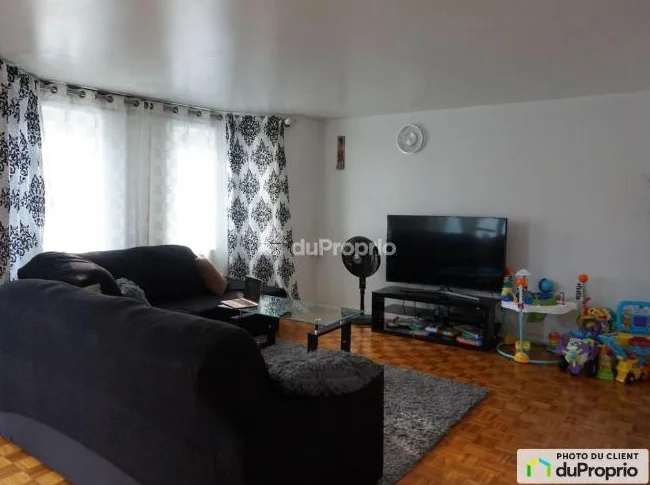 Beau 4 1/2 à louer - To rent, Ahuntsic-Cartierville. Occupation immédiate. Nouveau Prix. thumbnail 2