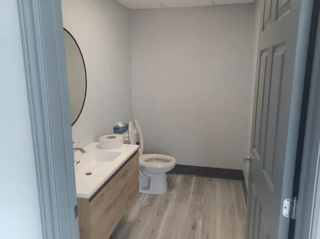 À louer | Local commercial polyvalent 475 pi² avec un entrepôt de 1408 pi²
