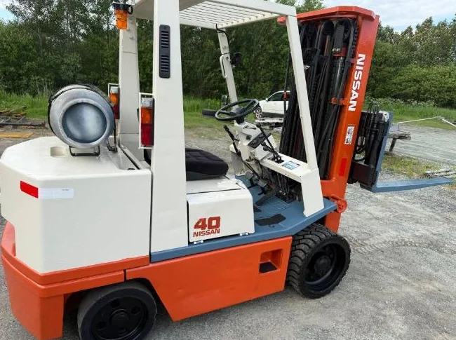 Chariot élévateur Nissan 8000 lbs thumbnail 2