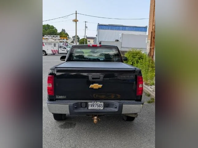 Chevrolet Silverado thumbnail 2