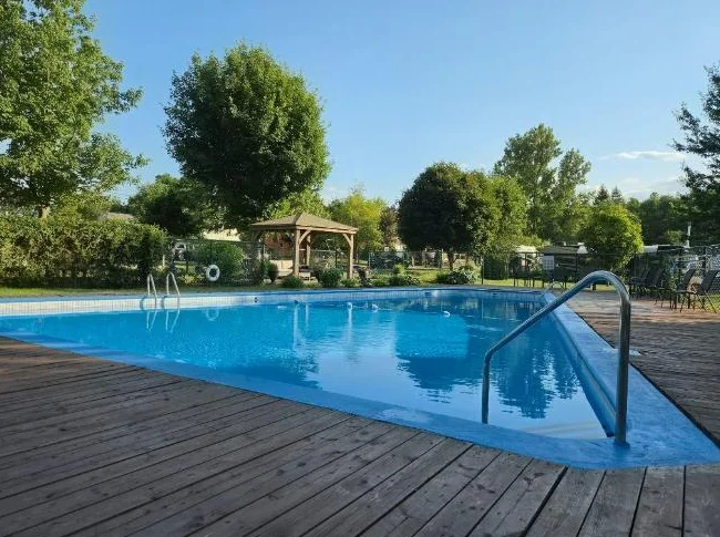 TERRAIN DE CAMPING À LOUER(AVEC OU SANS ROULOTTE)  1 août  2026 thumbnail 5