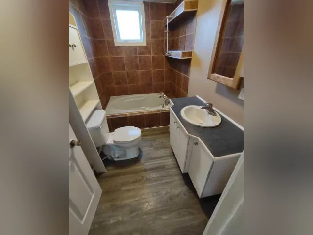 Grand 4 1/2 dans un bâtiment style jumelé thumbnail 5