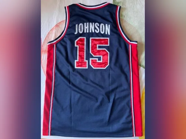 À vendre maillot Basket Authentique thumbnail 5
