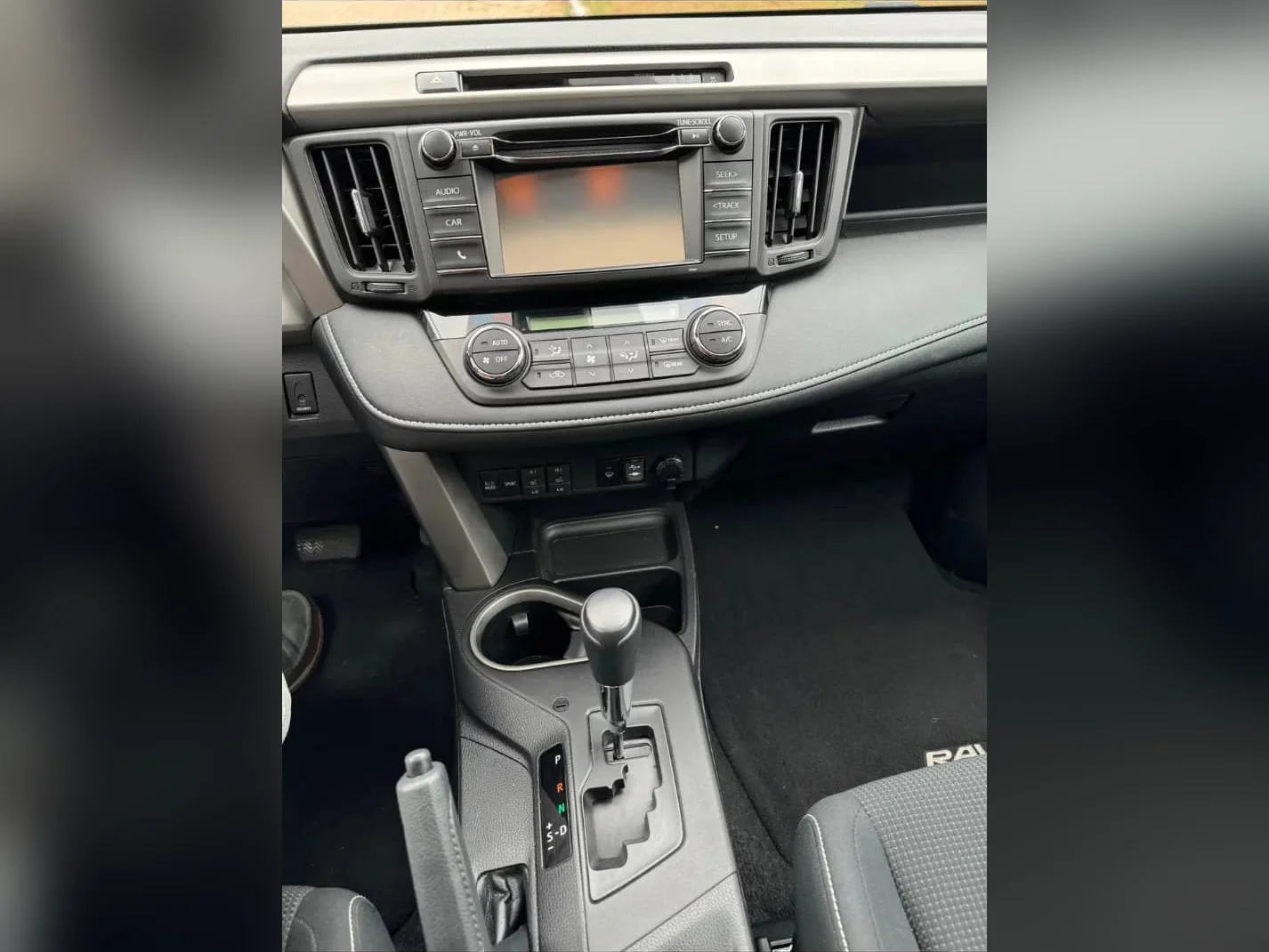 2017 Toyota RAV4 XLE AWD à vendre thumbnail 7
