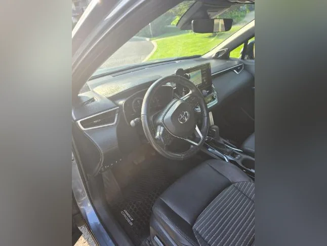 Toyota Corolla crosse XSE hybride thumbnail 9