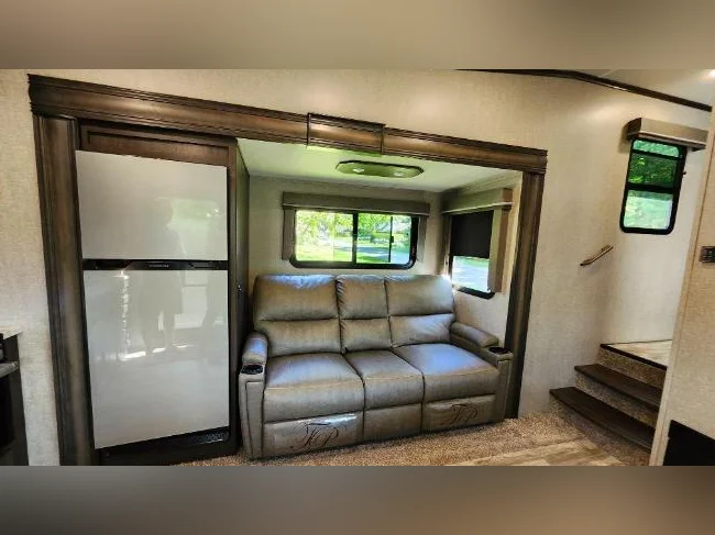 Fifth Wheel 2022 Grand Design, Reflection Serie 150 SE, Modèle 226RK thumbnail 5