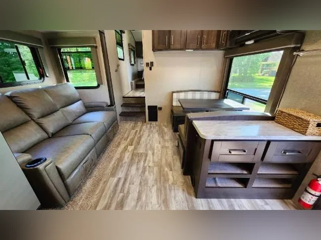 Fifth Wheel 2022 Grand Design, Reflection Serie 150 SE, Modèle 226RK thumbnail 4