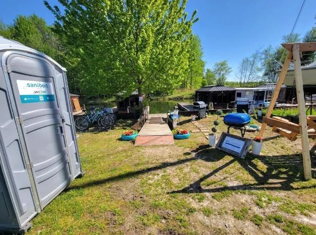 Airbnb à vendre : Cabine flottante de style glamping insolite idéalement située en Montérégie thumbnail 8