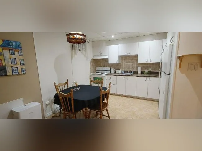 3 1/2 Pointe-Gatineau chauffé éclairé semi-meublé 1019 par mois 1er août Maintenant ou autre date